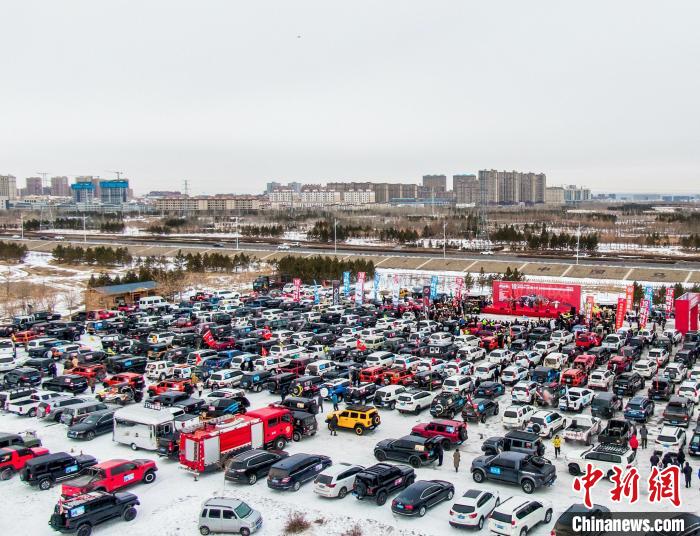 京津冀蒙晋鲁六省市冰雪拉力赛在锡林郭勒草原