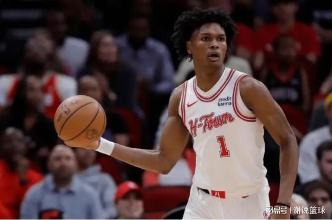 火箭阵容深度隐患浮现 雄鹿练兵掀翻卫冕冠军