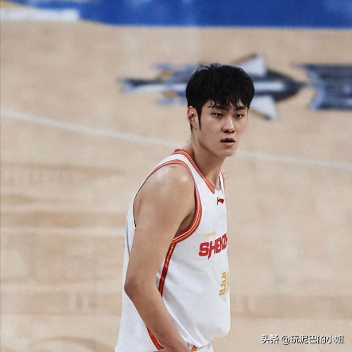 21岁锋线王浩然两战狂砍65分，率深圳队创队史