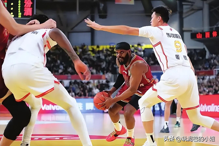 21岁锋线王浩然两战狂砍65分，率深圳队创队史