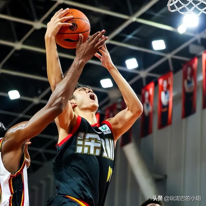21岁锋线王浩然两战狂砍65分，率深圳队创队史