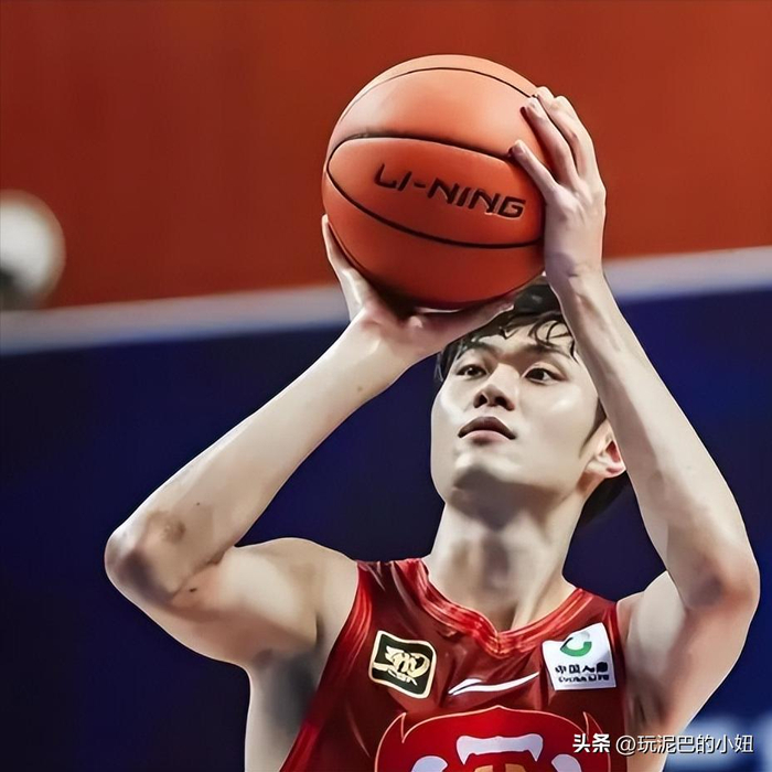 21岁锋线王浩然两战狂砍65分，率深圳队创队史