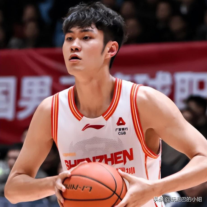 21岁锋线王浩然两战狂砍65分，率深圳队创队史