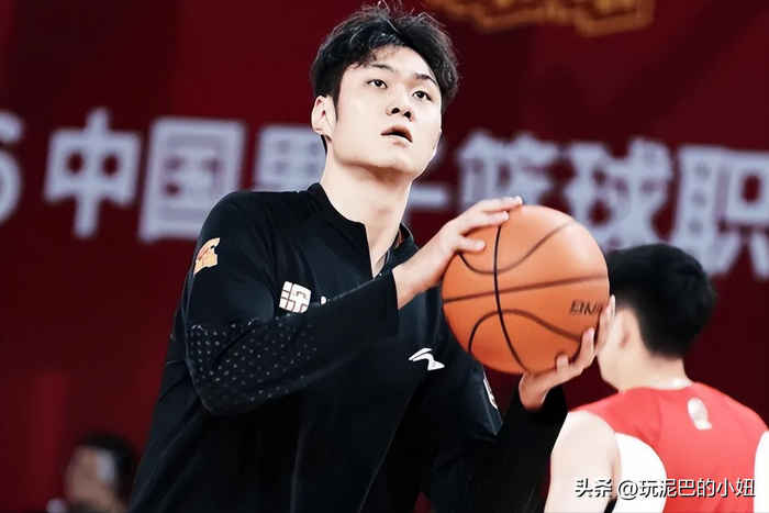 21岁锋线王浩然两战狂砍65分，率深圳队创队史