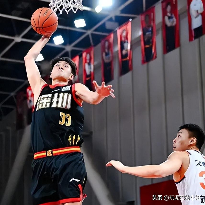 21岁锋线王浩然两战狂砍65分，率深圳队创队史