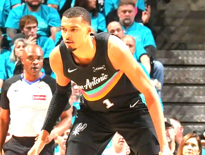 文班亚马35分统治马刺轻取开拓者 阿夫迪亚30+助