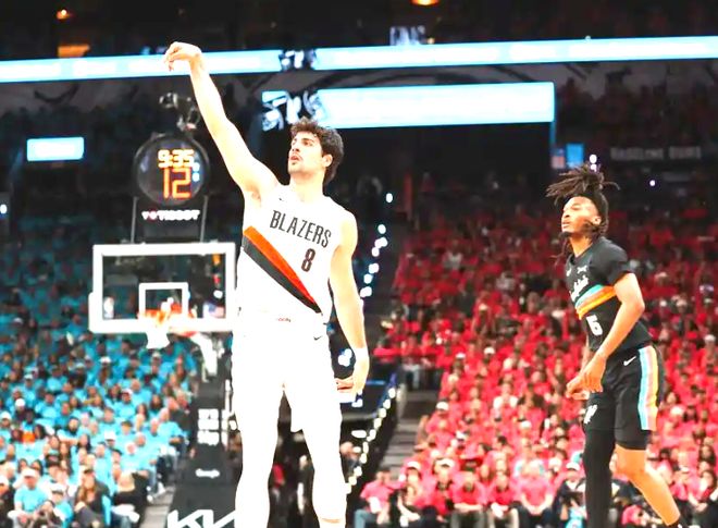 文班亚马35分统治马刺轻取开拓者 阿夫迪亚30+助