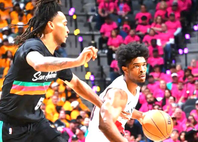 文班亚马35分统治马刺轻取开拓者 阿夫迪亚30+助